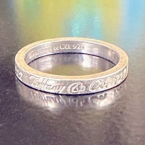 WOW POSHMARK - 
Authentic Tiffany and Co. Sterling Silver Ring